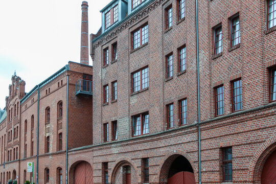 Altes Industriegeb&auml;ude aus Backstein umgewandelt in ein Hotel