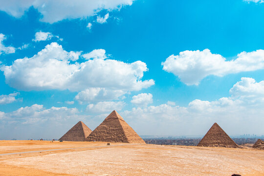 As pir&acirc;mides de Gize na cidade do Cairo no Egito