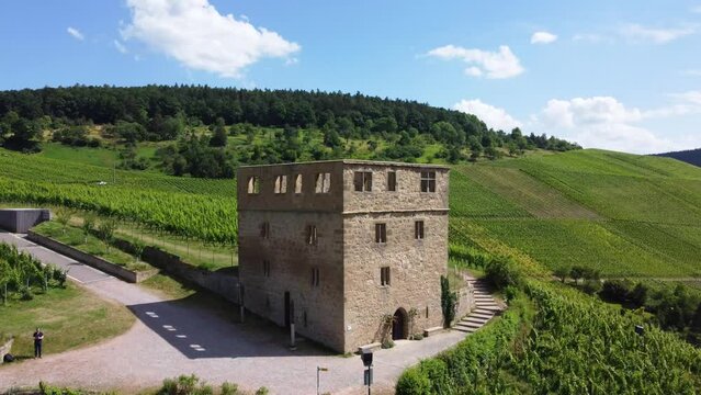 Flug &uuml;ber die Y-Burg bei Stetten, Kernen im Remstal - Baden W&uuml;rttemberg