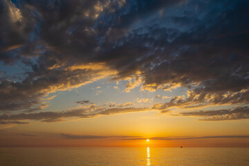 Obraz premium sunset over the sea