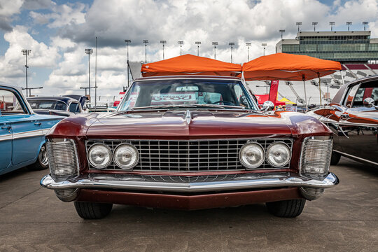 1963 Buick Riviera 2 Door Hardtop