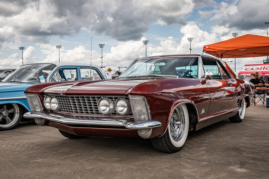 1963 Buick Riviera 2 Door Hardtop