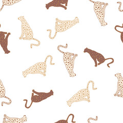 Doodle cheetah seamless pattern. Hand drawn cute leopard endless wallpaper. Wild animals background.