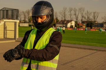 Заголовок	
Motorcyclist in a driving lesson. Lessons in auto and motorcycle school. A...