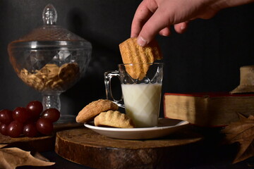 milk with biscuit