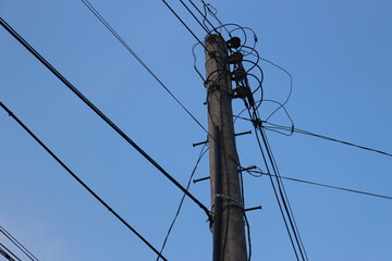전봇대 전선들 하늘 전신주 power pole wires sky telegraph pole