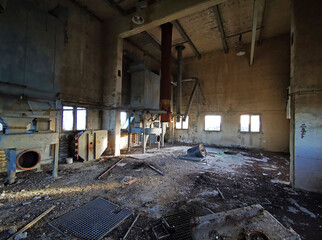 Insights into an old derelict industrial plant