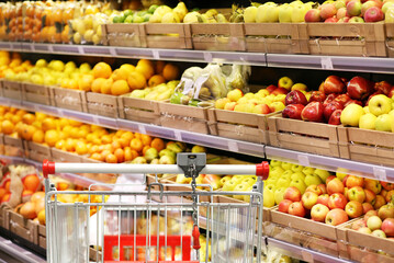 buying apples at the market