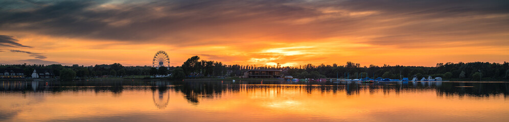 Fototapeta na wymiar Willen Lake south bay sunset panorama in Milton Keynes. England