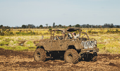 Trail Dirty Cars Racing © Gildo