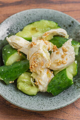 鶏肉と胡瓜の胡麻和え