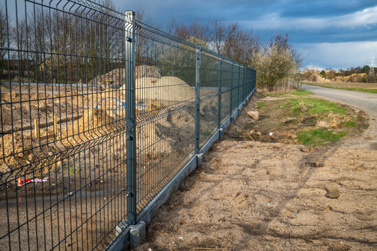 Grating wire industrial fence panels at the construction site