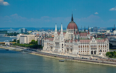 Fototapeta na wymiar Parliament Budapest