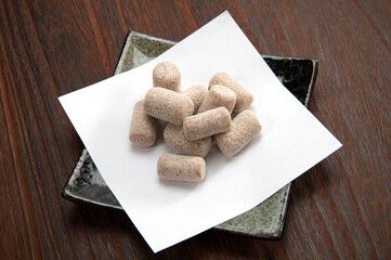 愛媛県産の駄菓子、麦こがし飴