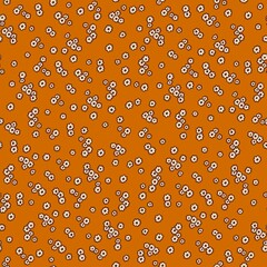 Small Scale Hand-Drawn Floral Seamless Pattern. Retro 70s Style Nostalgic Fashion Textile Bold Background. Summer Resort Print. Ditsy Daisies. Flower Power