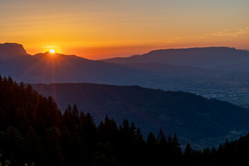 Obraz premium Frankreich im Sommer Sonnenaufgang