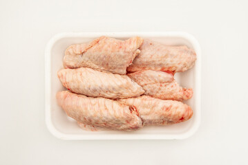 Raw turkey wings in a Styrofoam tray