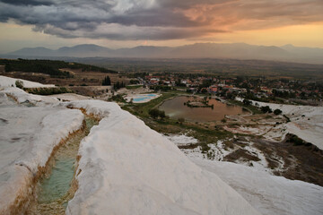 Pamukkale po zachodzie słońca