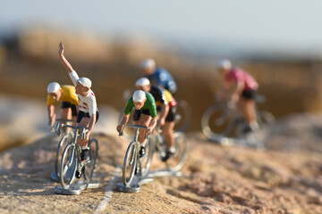 Cyclisme cycliste vélo champion Tour de France maillot à pois montagne - obrazy, fototapety, plakaty