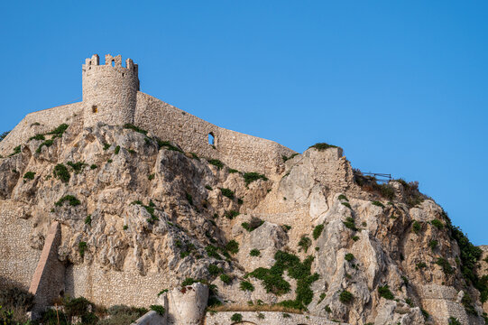 particolari architettonici dell'isola di San Nicola alle tremiti