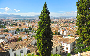 Fototapeta na wymiar El Realejo, famoso barrio de Granada, Andalucía, España