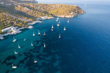 Wyspa Aegina w Grecji, widok z góry z drona. Widok na piekne morze śródziemne. - obrazy, fototapety, plakaty