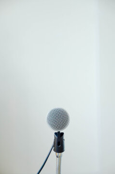 microphone karaoke machine.
