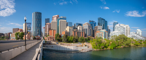Fototapeta na wymiar Summer views of Calgary Alberta along the Bow River.