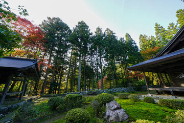 京都大原来迎院の秋景色