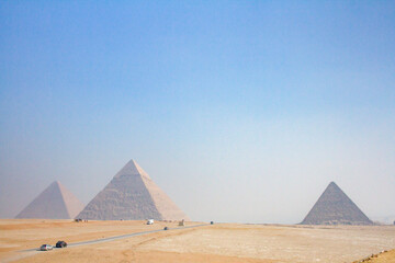 Fototapeta na wymiar Desert Road to Giza