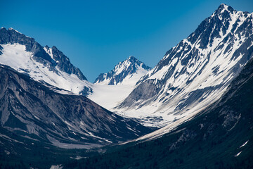 Impressionen einer Cruise  -Vergletscherte Berge an der Glacier Bay, Alaska - Die Glacier Bay ist...