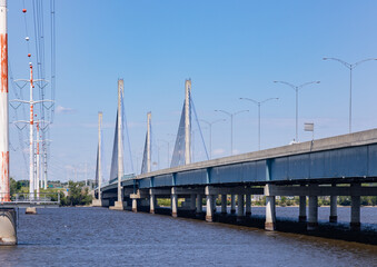 Pont de l'autoroute 25 vue de Montréal