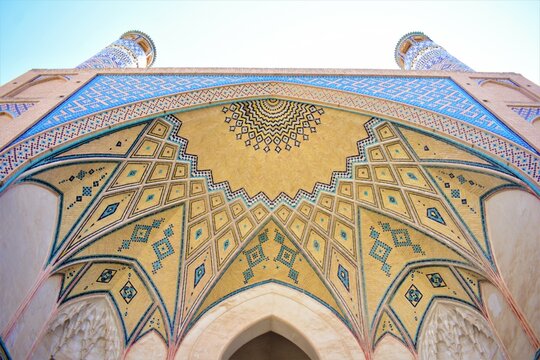 Aqa Bozorg Mosque entrance
