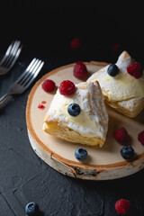 Puff pastry with cream and fresh berries