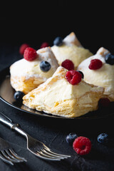 Puff pastry with cream and fresh berries