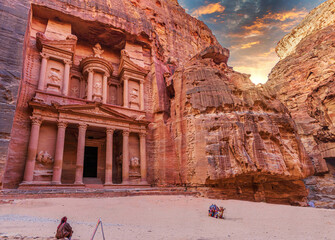 The amazing Khazneh or Treasury Temple in Petra, Jordan