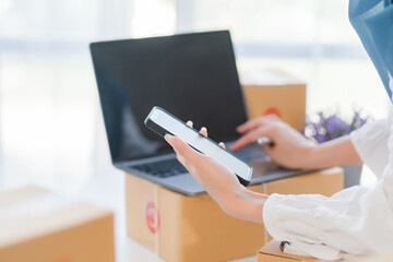 Beauty muslim woman in hijab working in the office
