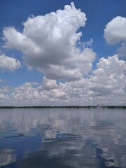 Obraz premium clouds over the sea