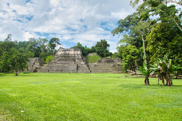 Fototapeta na wymiar Ancient Mayan ruins of Caracol, Belize well preserved and without people. Peaceful and majestic, historic place in the middle of the jungle. 