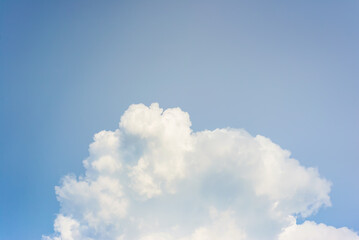 Sky texture on a sunny day - 517541280
