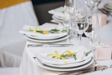 wedding table setting with flowers