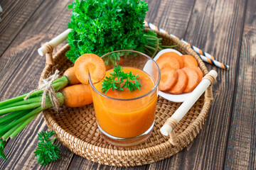 carrot juice with herbs
