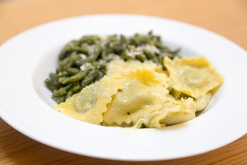 Double Italian first course: tortellini and spatzle