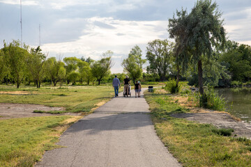 Fototapeta na wymiar a path in the countryside