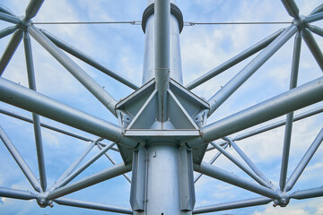 Metal and Sky, 金属と空