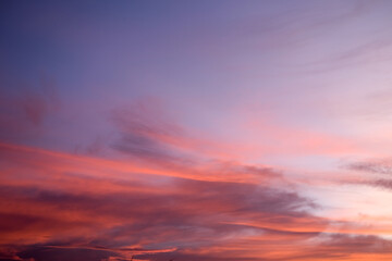 Obraz premium Beautiful cloudy sunset sky. Stunning sunset sky background. Sunset sky wallpaper. Banda Aceh, Indonesia.