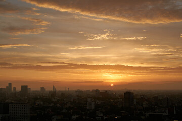 Obraz premium panoramic photo of a beautiful sunrise in mexico city
