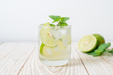 iced lime soda with mint