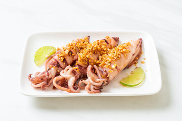 fried squid with garlic