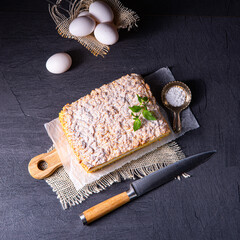 Cheesecake from the tin with crumble